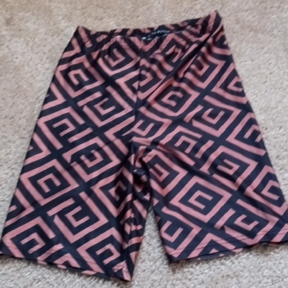 Haute Monde Geometric Black and Pink Athletic Shorts